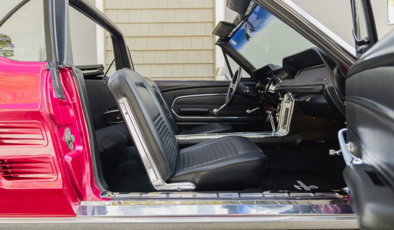 
								1967 Ford Mustang Convertible full									