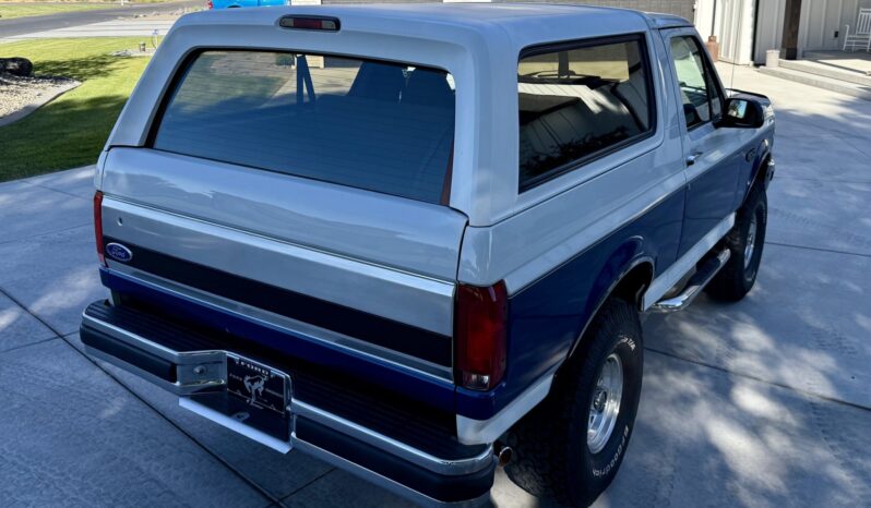 
								1996 Ford Bronco XLT full									