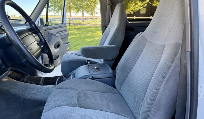 
								1996 Ford Bronco XLT full									