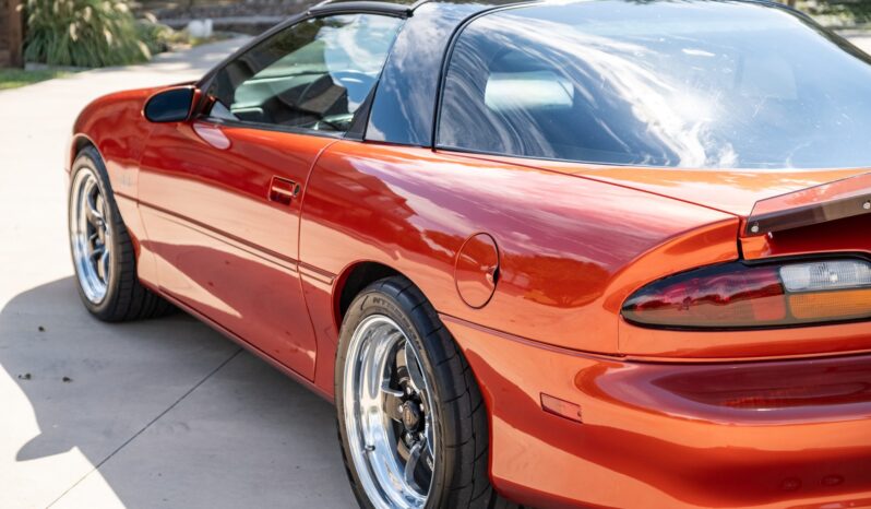 
								2002 Chevrolet Camaro SS 6-Speed full									