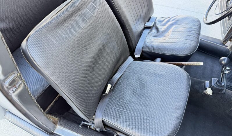 
								1962 Volkswagen Beetle full									