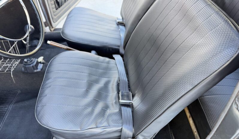 
								1962 Volkswagen Beetle full									