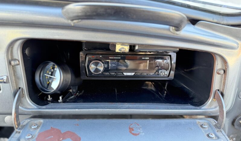 
								1962 Volkswagen Beetle full									