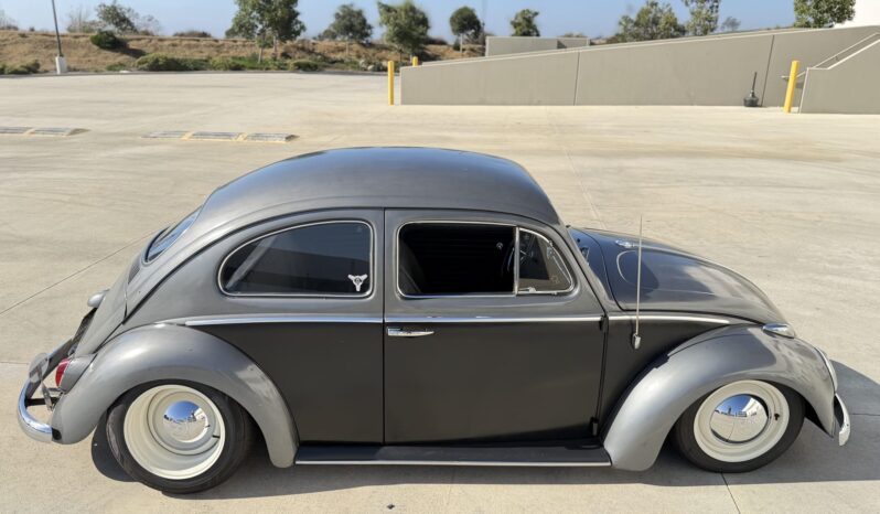 
								1962 Volkswagen Beetle full									