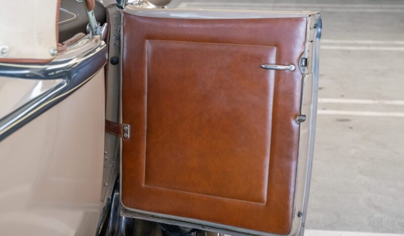 
								1931 Ford Model A Roadster full									