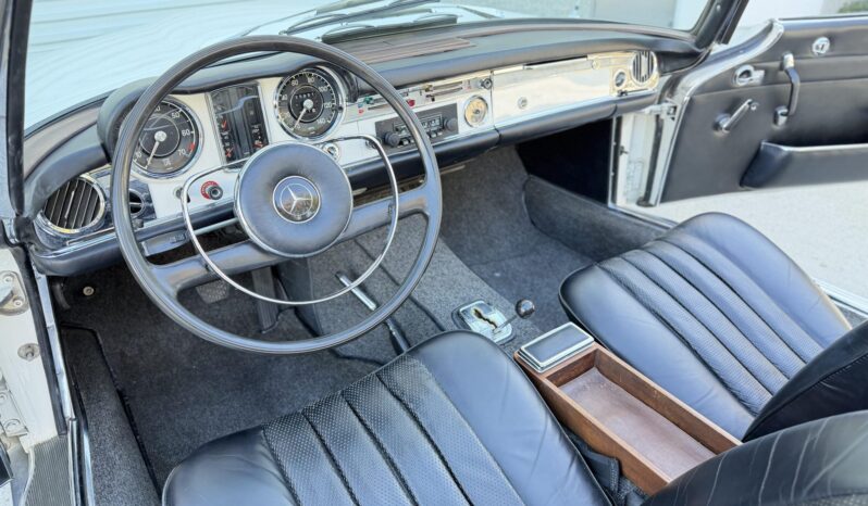 								1967 Mercedes-Benz 230SL full									