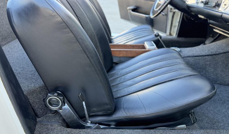 								1967 Mercedes-Benz 230SL full									