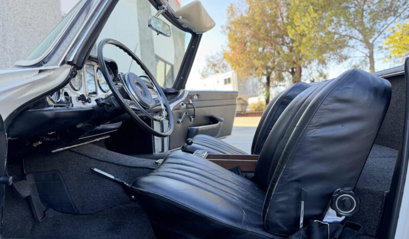 								1967 Mercedes-Benz 230SL full									