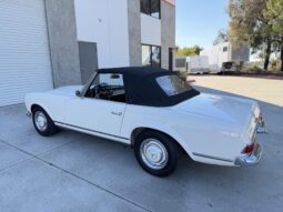 										1967 Mercedes-Benz 230SL full									