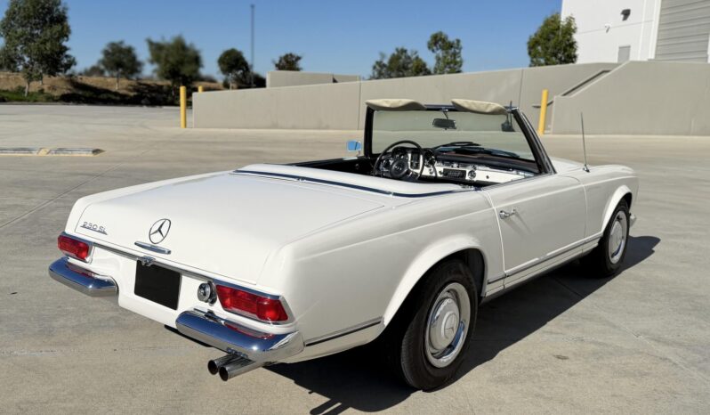 								1967 Mercedes-Benz 230SL full									