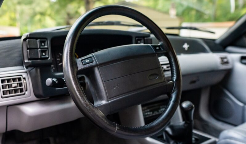 								1993 Ford Mustang SVT Cobra full									