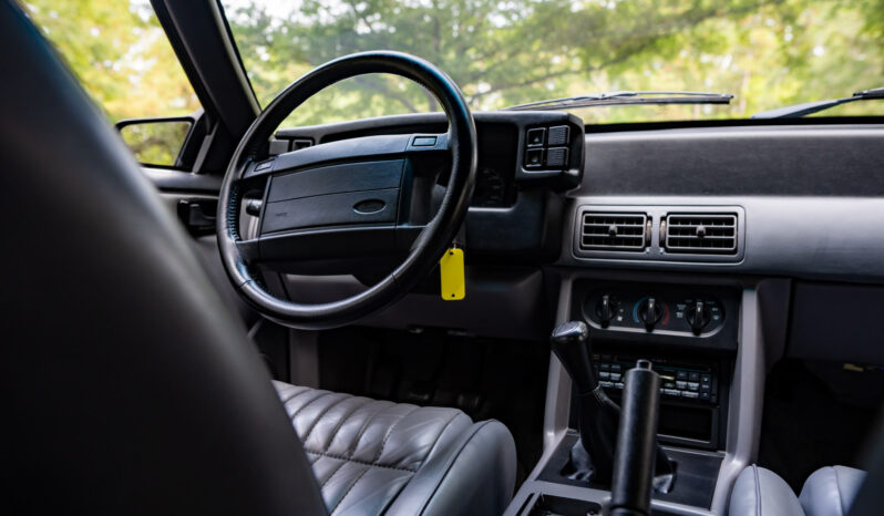 								1993 Ford Mustang SVT Cobra full									