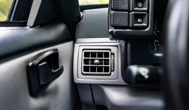 								1993 Ford Mustang SVT Cobra full									