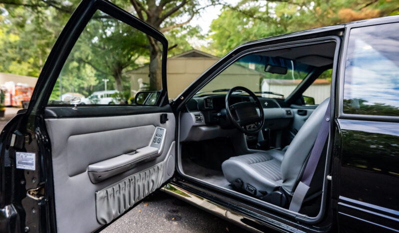 								1993 Ford Mustang SVT Cobra full									