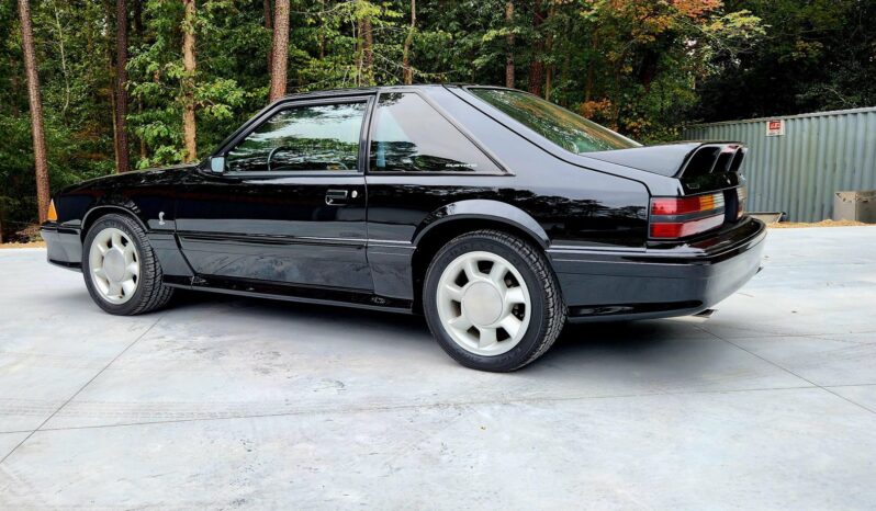 								1993 Ford Mustang SVT Cobra full									