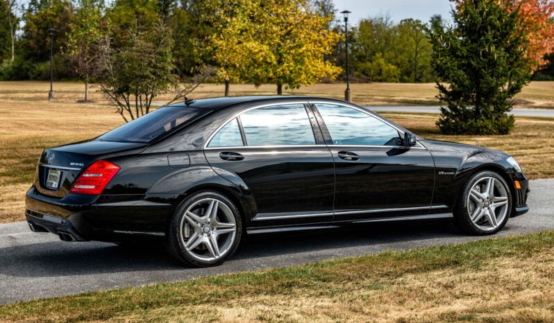 								2011 Mercedes-Benz S63 AMG full									