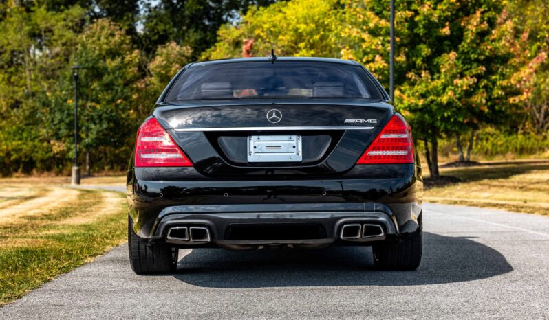 								2011 Mercedes-Benz S63 AMG full									