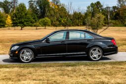 										2011 Mercedes-Benz S63 AMG full									