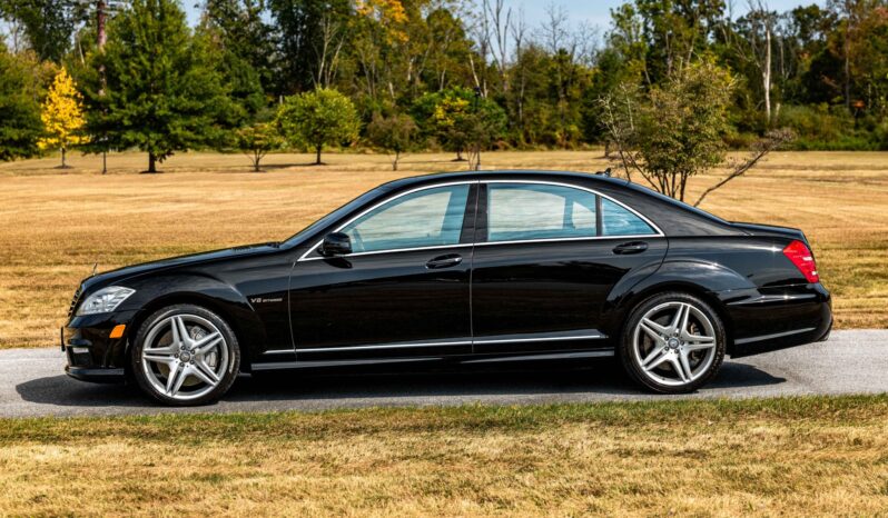 								2011 Mercedes-Benz S63 AMG full									