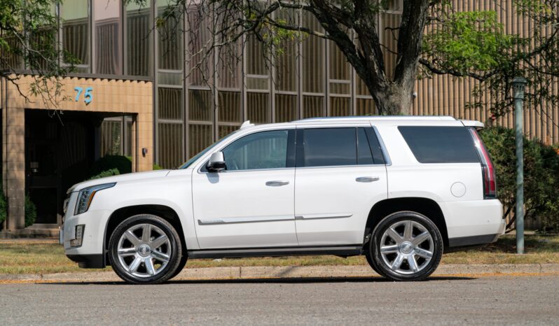 								2017 Cadillac Escalade Premium Luxury 4WD full									