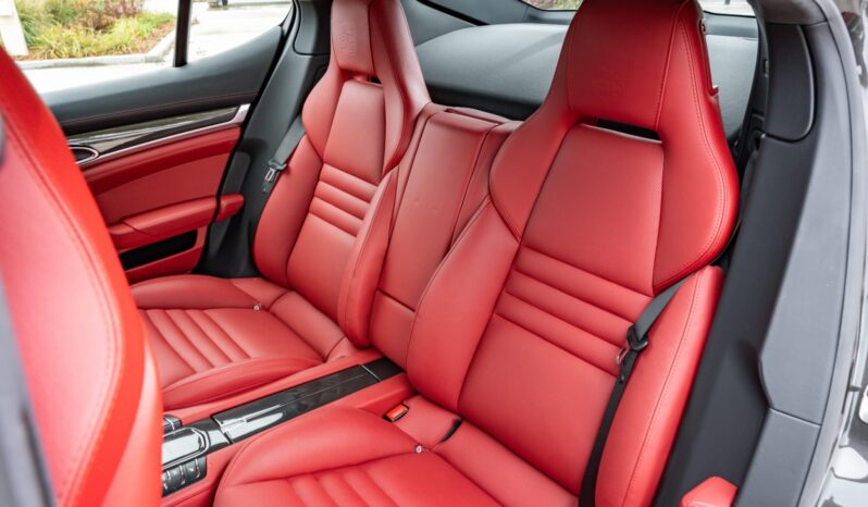 								2015 Porsche Panamera GTS full									