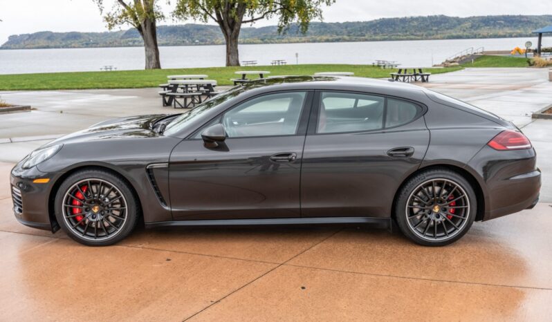 								2015 Porsche Panamera GTS full									