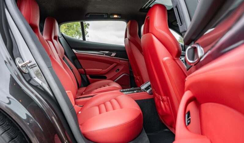 								2015 Porsche Panamera GTS full									