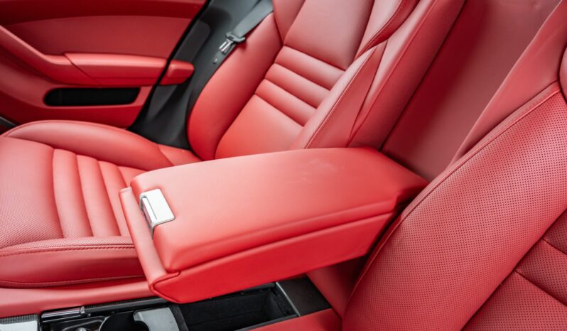 								2015 Porsche Panamera GTS full									