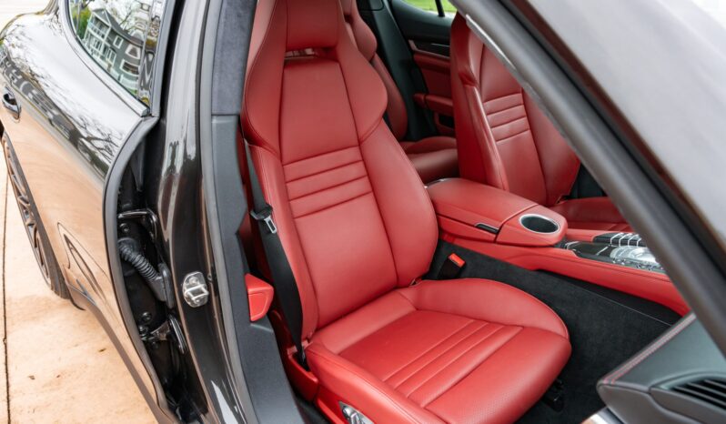 								2015 Porsche Panamera GTS full									