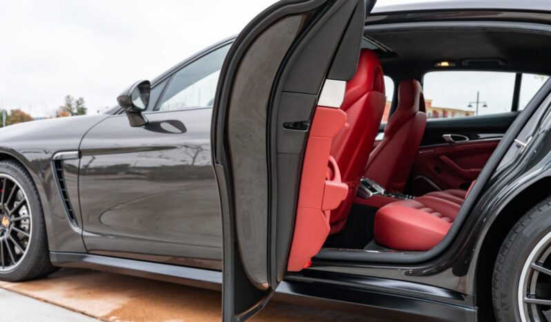 								2015 Porsche Panamera GTS full									