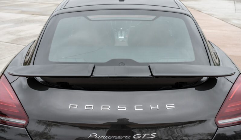 								2015 Porsche Panamera GTS full									