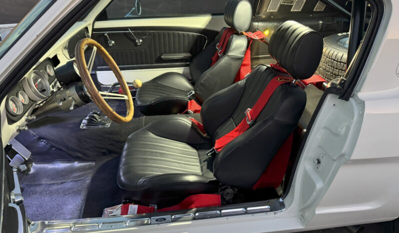 								1965 Ford Mustang Fastback 5-Speed full									