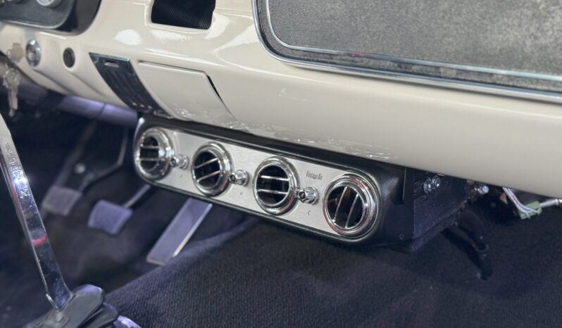 								1965 Ford Mustang Fastback 5-Speed full									