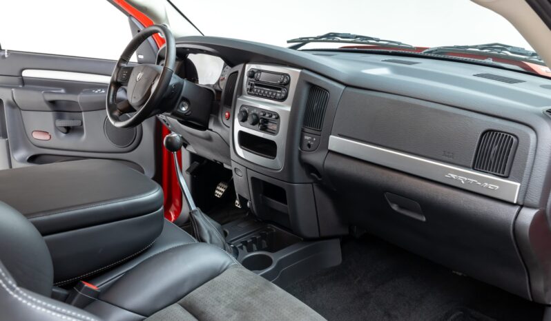 								2004 Dodge Ram SRT-10 6-Speed full									