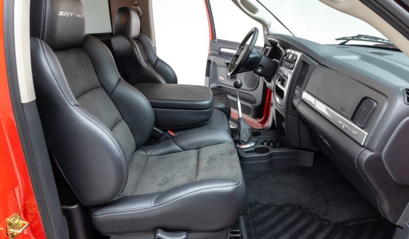 								2004 Dodge Ram SRT-10 6-Speed full									