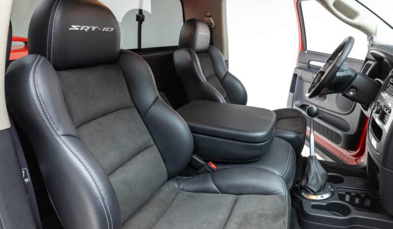 								2004 Dodge Ram SRT-10 6-Speed full									