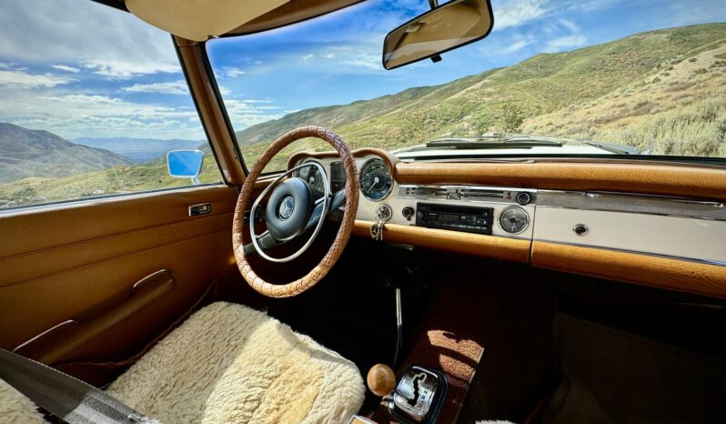 
								1969 Mercedes-Benz 280SL full									