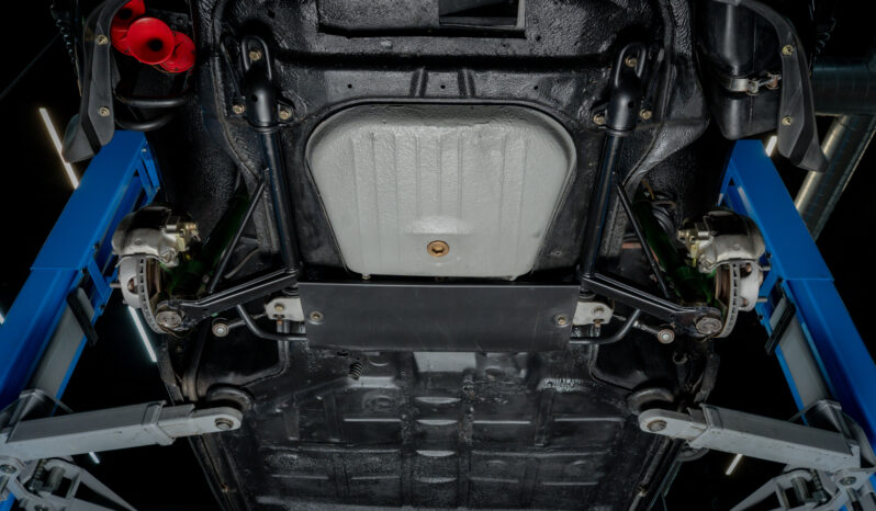 								1975 Porsche 911 Carrera Coupe 5-Speed full									