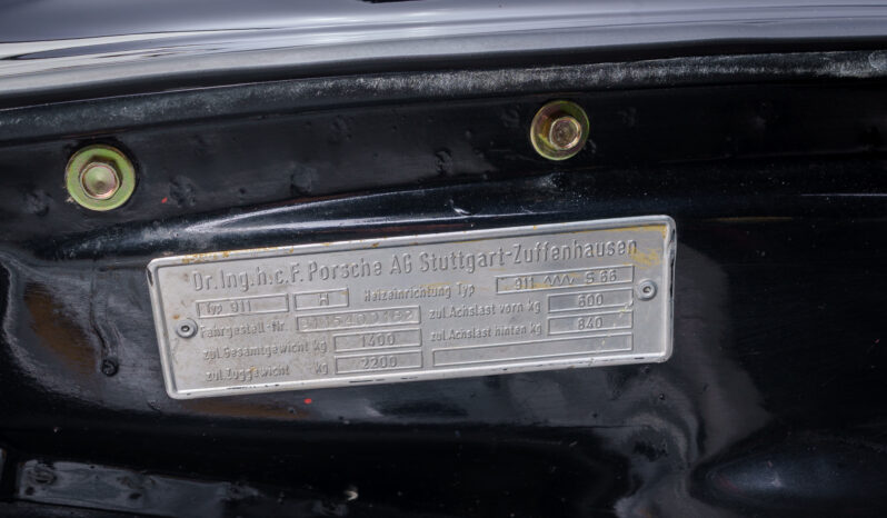 								1975 Porsche 911 Carrera Coupe 5-Speed full									