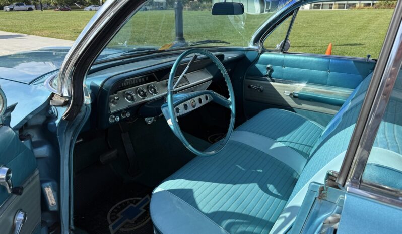 
								1961 Chevrolet Impala Sport Sedan 348 full									