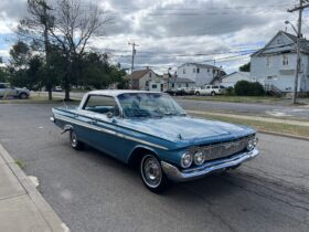 1961 Chevrolet Impala Sport Sedan 348