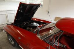 										1963 Chevrolet Corvette Split-Window Coupe 4-Speed full									