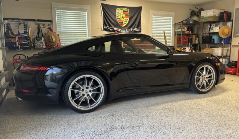 
								2015 Porsche 911 Carrera Coupe full									