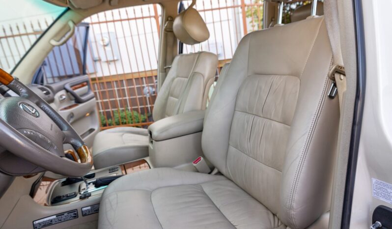 
								2005 Lexus LX470 full									