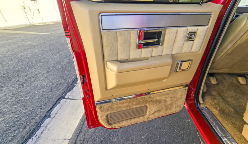 
								1987 GMC V1500 Suburban Sierra Classic 4×4 full									