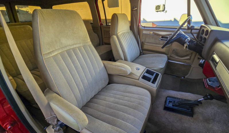 
								1987 GMC V1500 Suburban Sierra Classic 4×4 full									