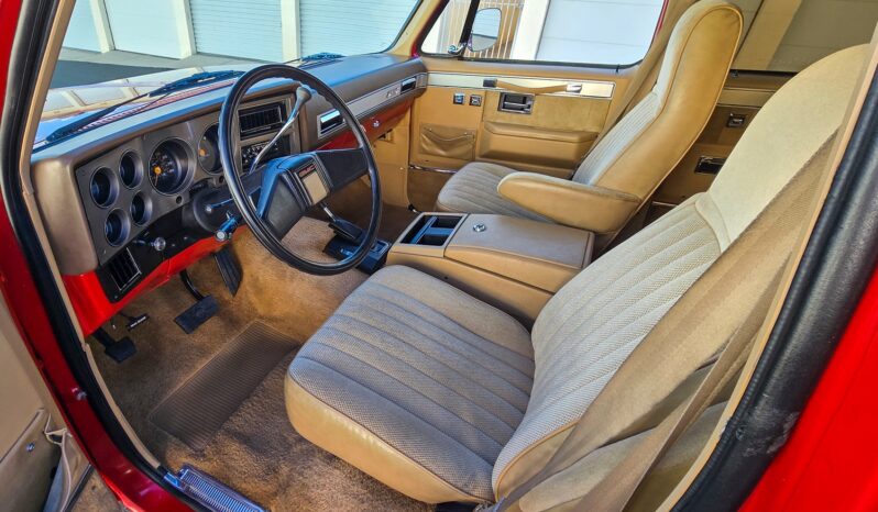 
								1987 GMC V1500 Suburban Sierra Classic 4×4 full									