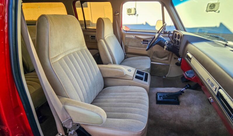 
								1987 GMC V1500 Suburban Sierra Classic 4×4 full									