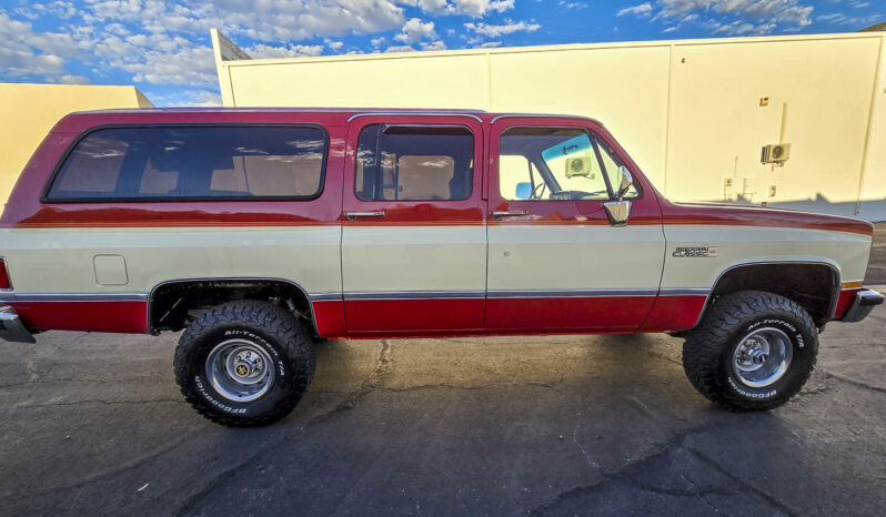 
								1987 GMC V1500 Suburban Sierra Classic 4×4 full									