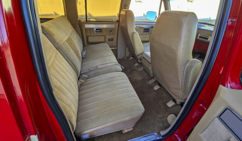 
								1987 GMC V1500 Suburban Sierra Classic 4×4 full									